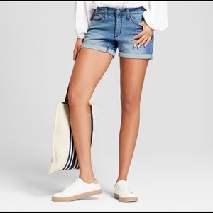 Universal thread mid rise shorts